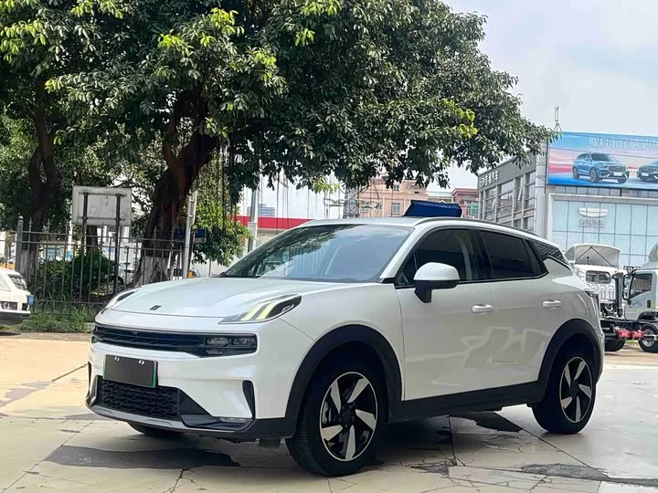 Lynk & Co 06 EM-P