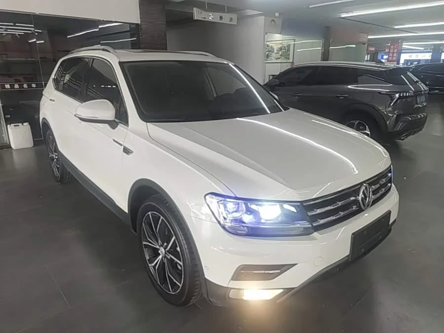 Volkswagen Tiguan L