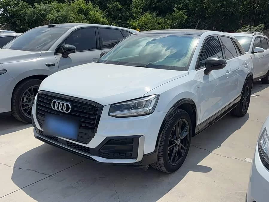Audi Q2L