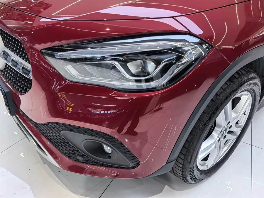 Mercedes Benz GLA
