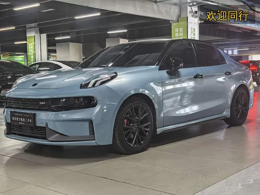 Lynk & Co 03