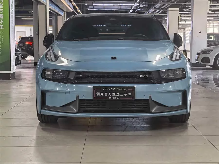 Lynk & Co 03