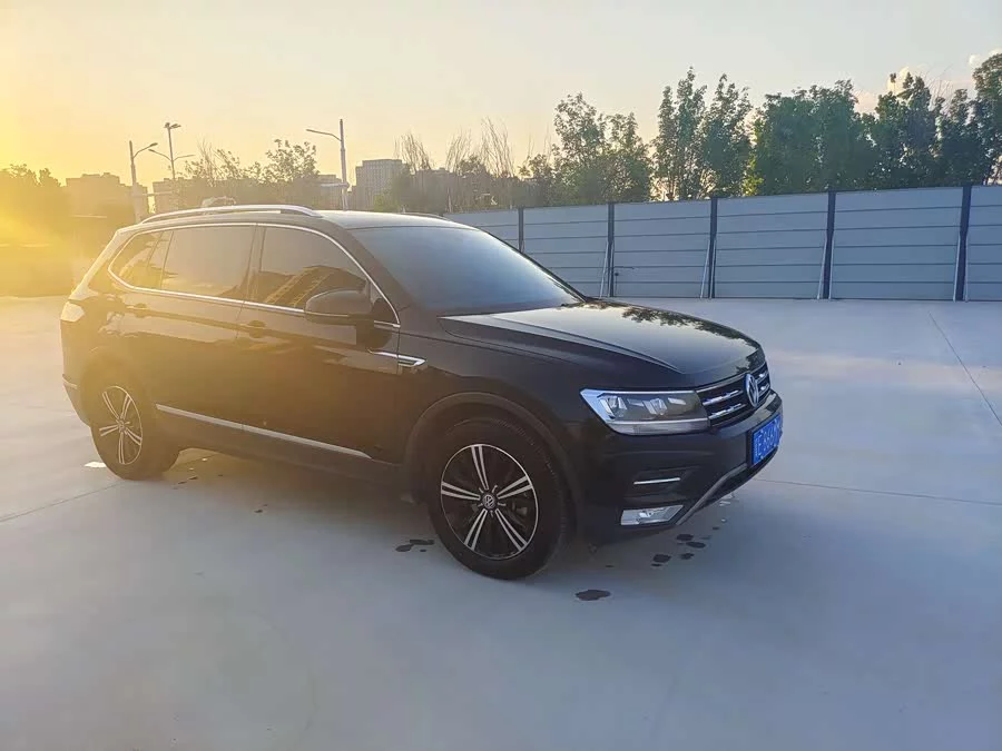 Volkswagen Tiguan L