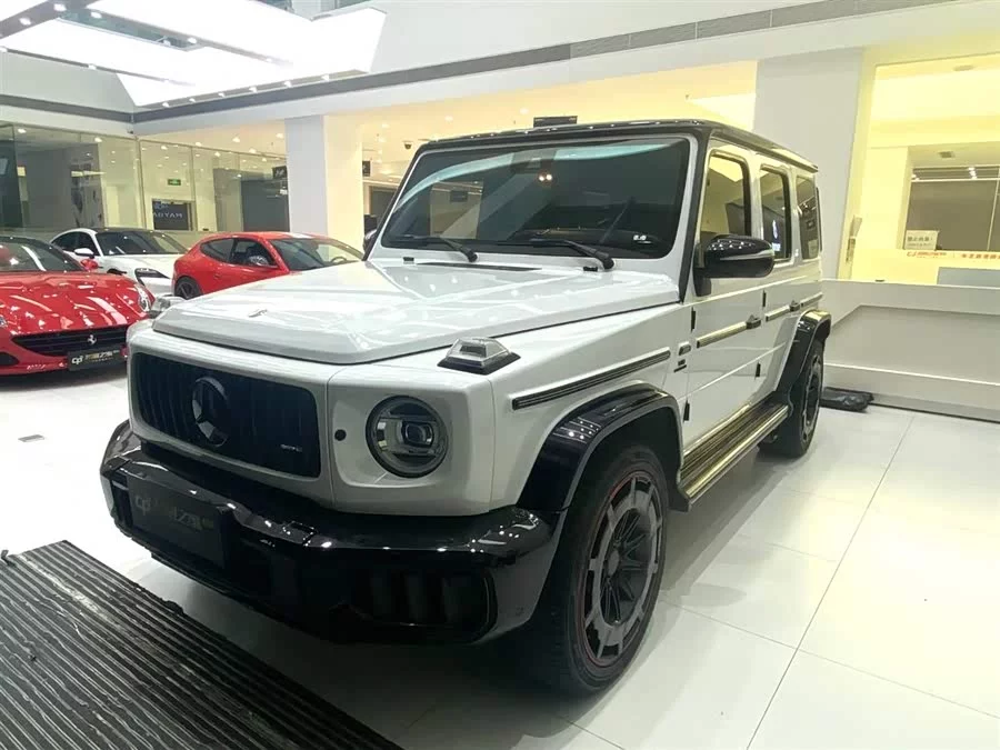 Mercedes Benz G-rated
