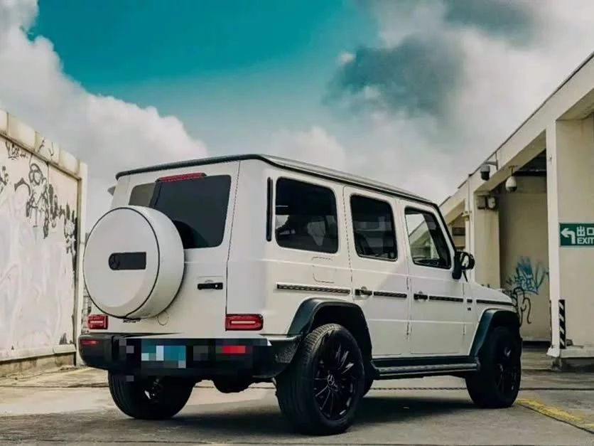 Mercedes Benz G-rated