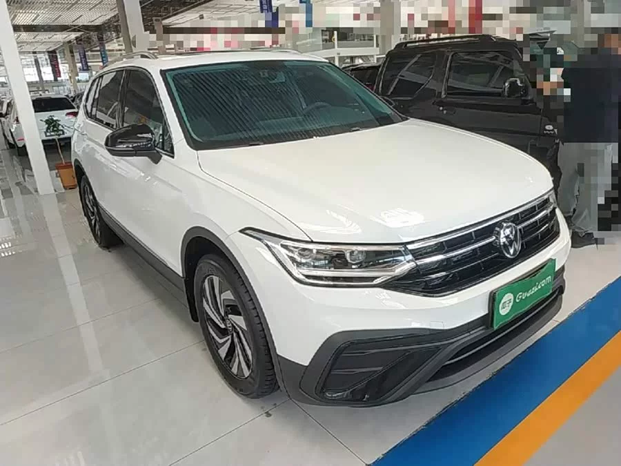 Volkswagen Tiguan L