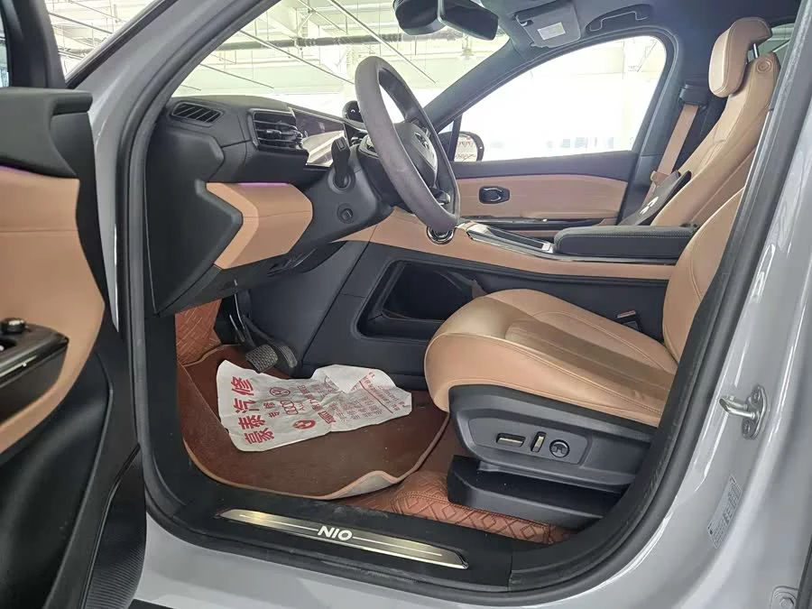 NIO ES6