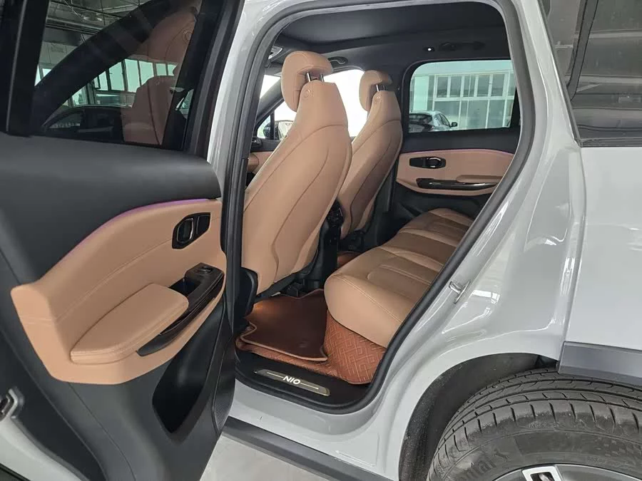 NIO ES6