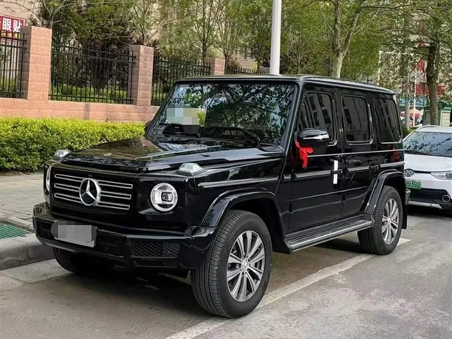 Mercedes Benz G-rated
