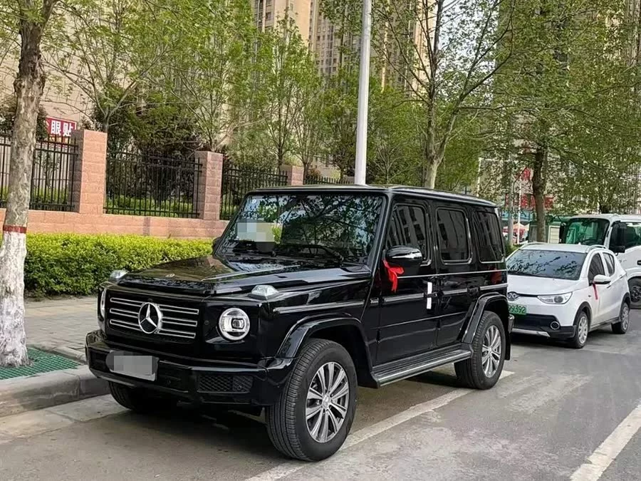Mercedes Benz G-rated