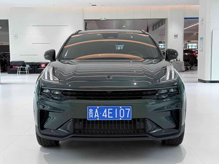 Lynk & Co 06