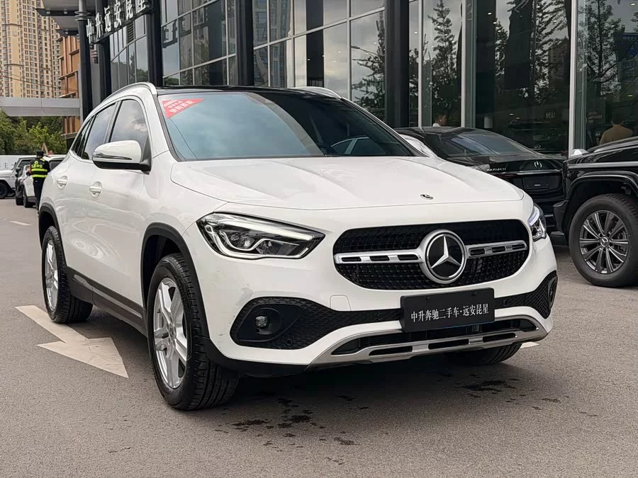 Mercedes Benz GLA