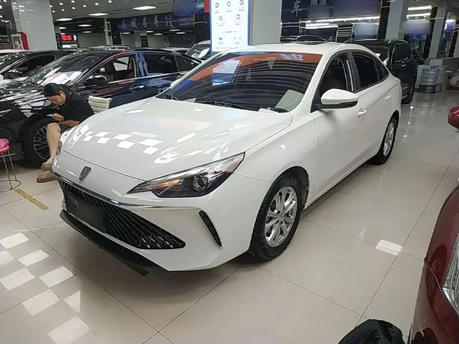 Roewe i5