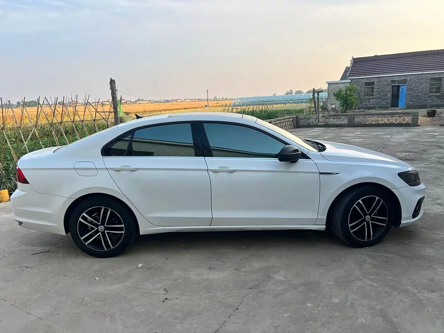 Volkswagen Lingdu