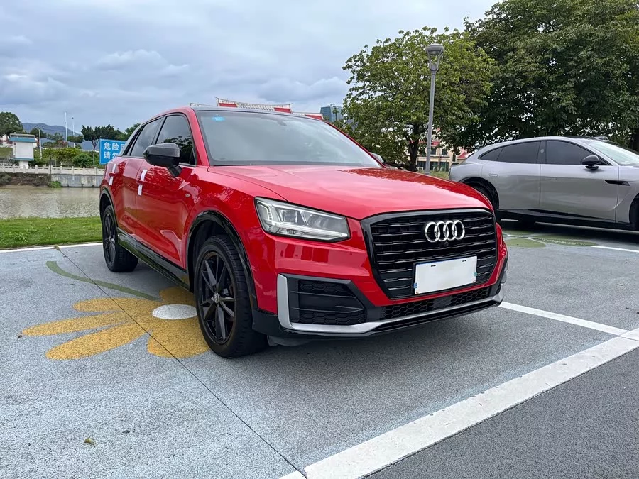 Audi Q2L
