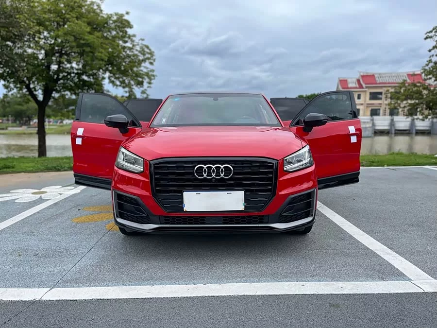 Audi Q2L