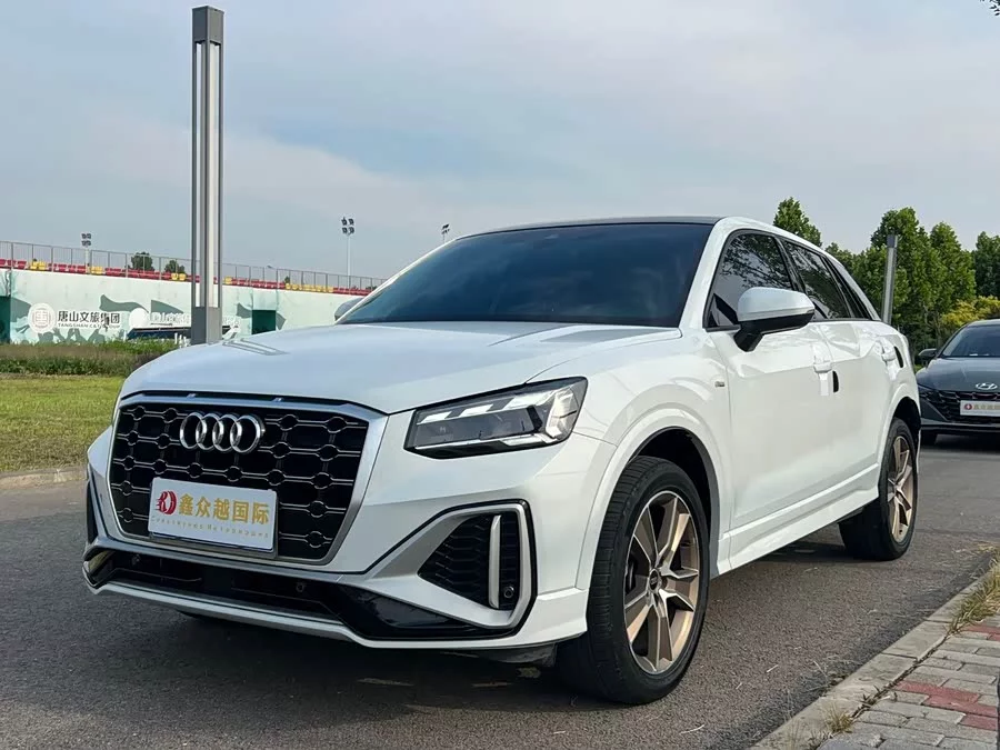 Audi Q2L