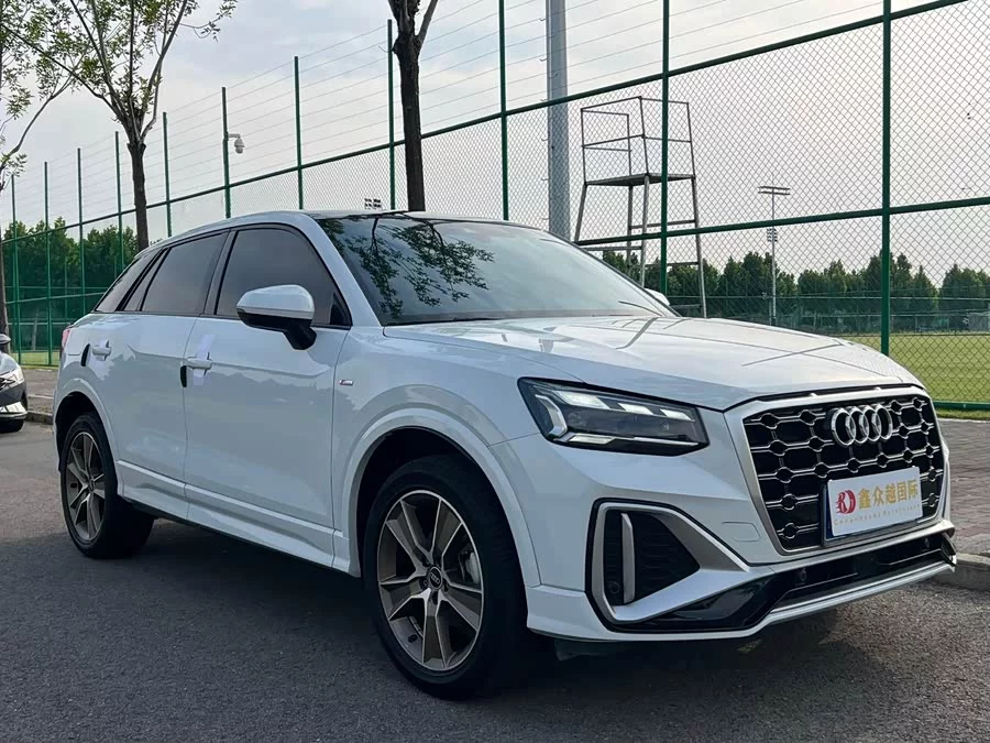 Audi Q2L