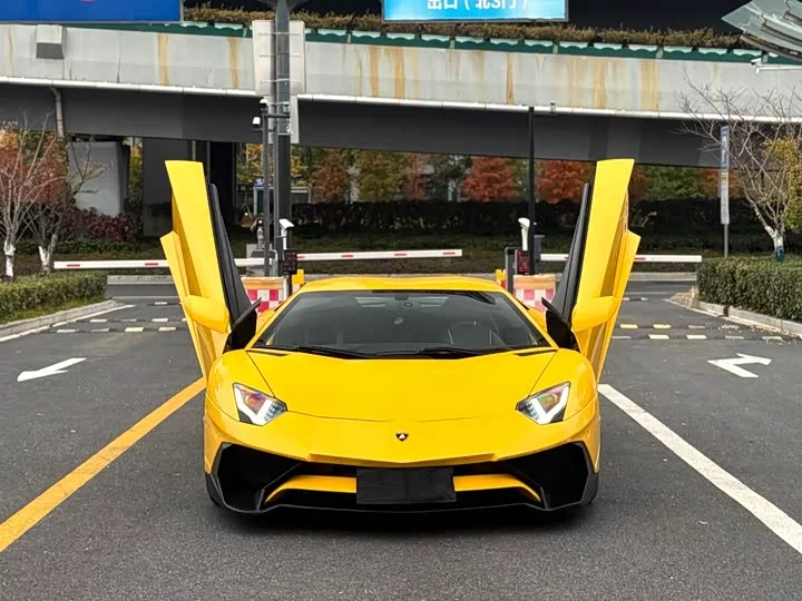 Lamborghini Aventador