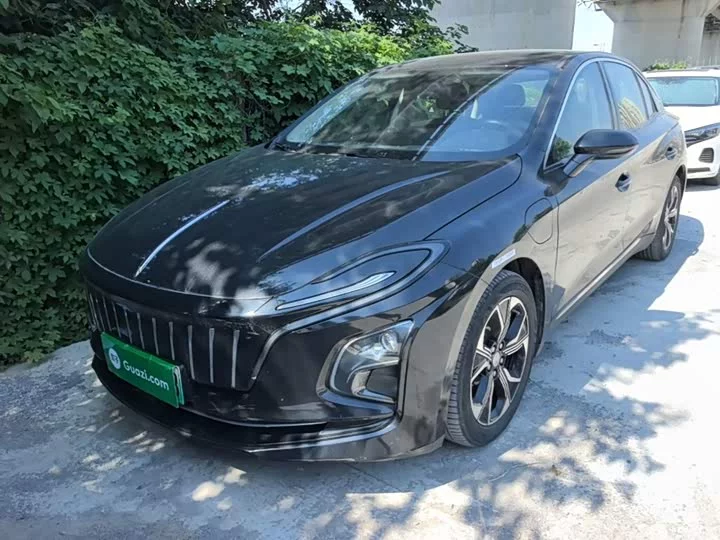 Hongqi E-QM5