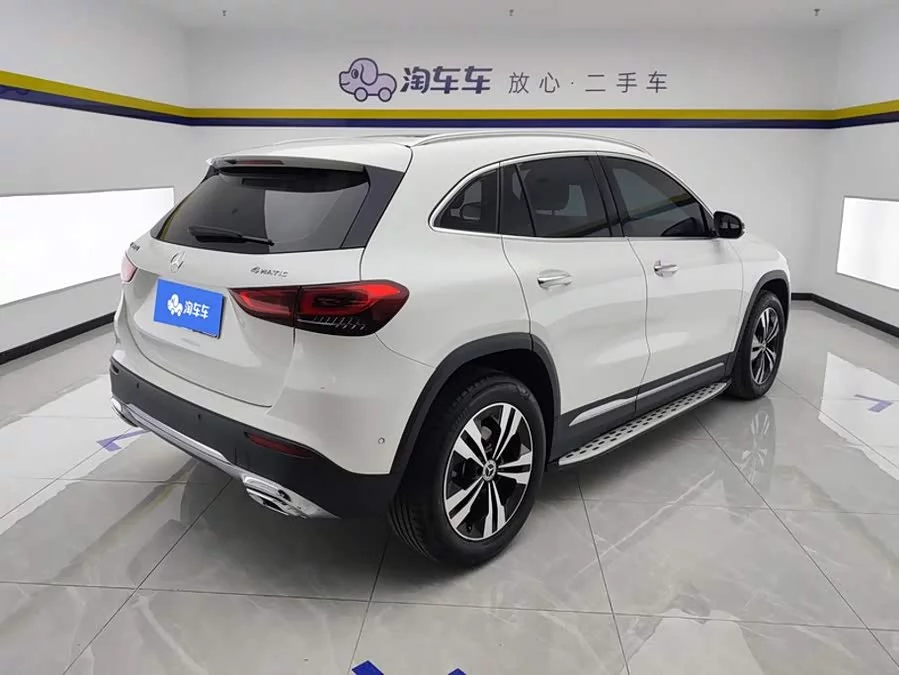 Mercedes Benz GLA