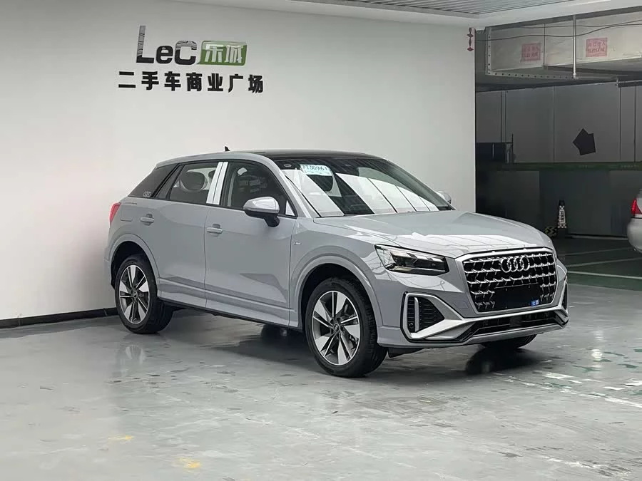 Audi Q2L