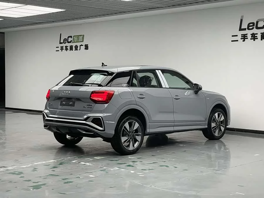 Audi Q2L