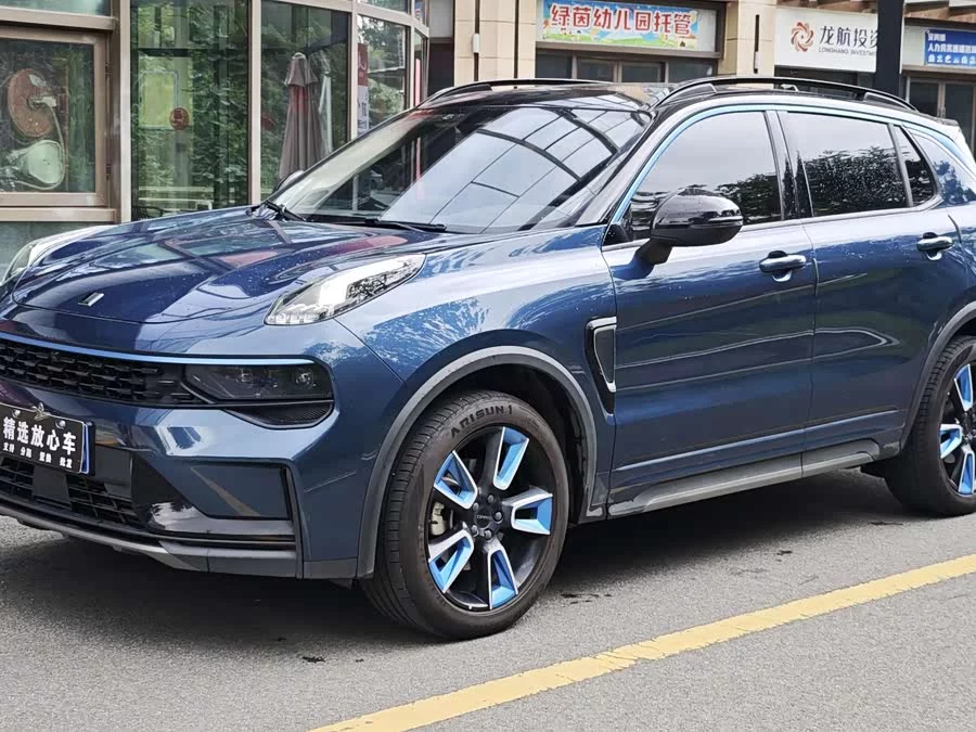 Lynk & Co 01