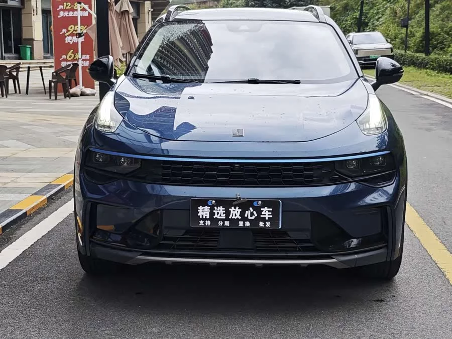 Lynk & Co 01