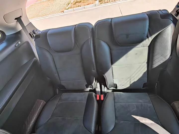 Mercedes-Benz R-rated