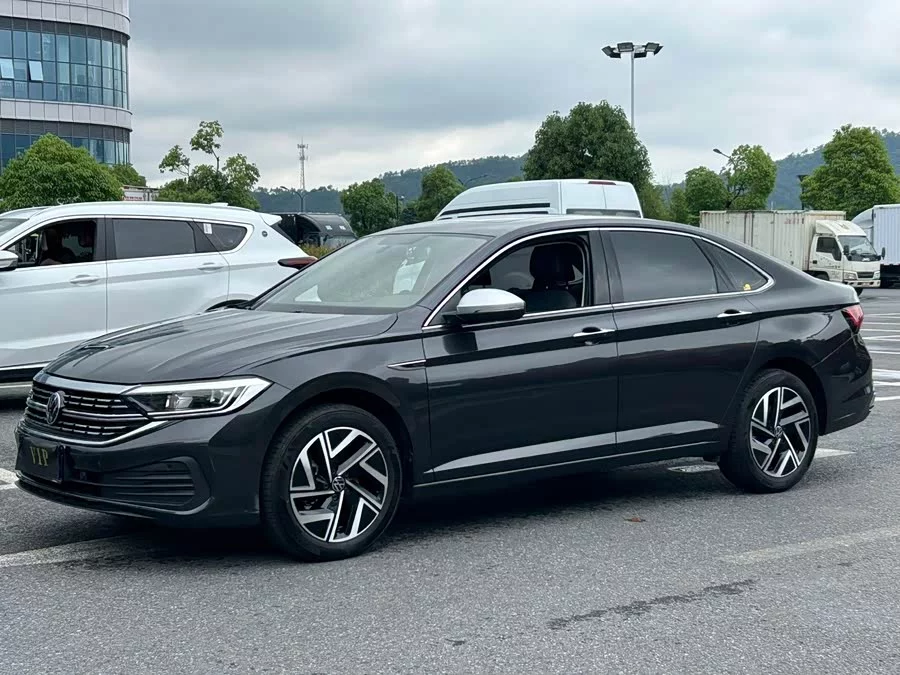 Volkswagen Sagitar
