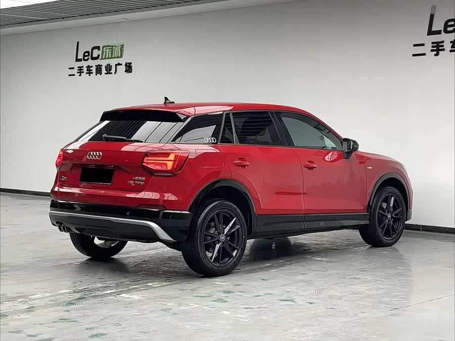 Audi Q2L