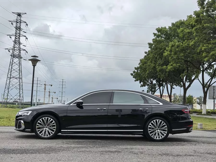 Audi A8