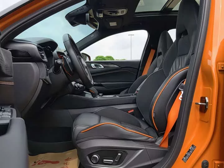 Lynk & Co 02 Hatchback