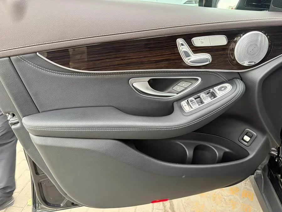 Mercedes Benz GLC