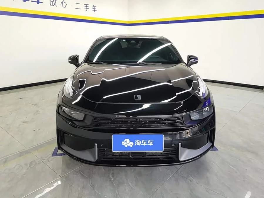 Lynk & Co 03