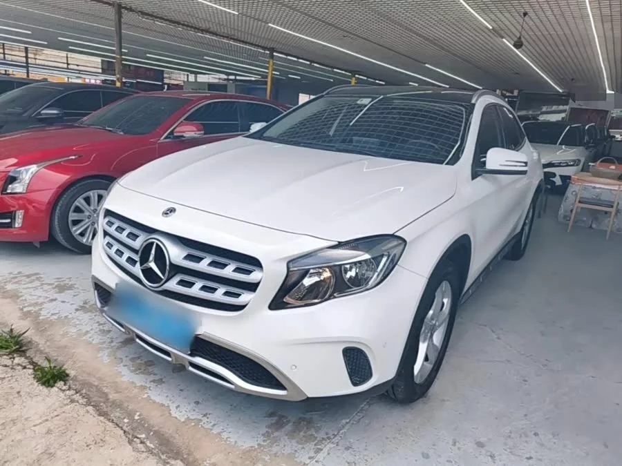 Mercedes Benz GLA