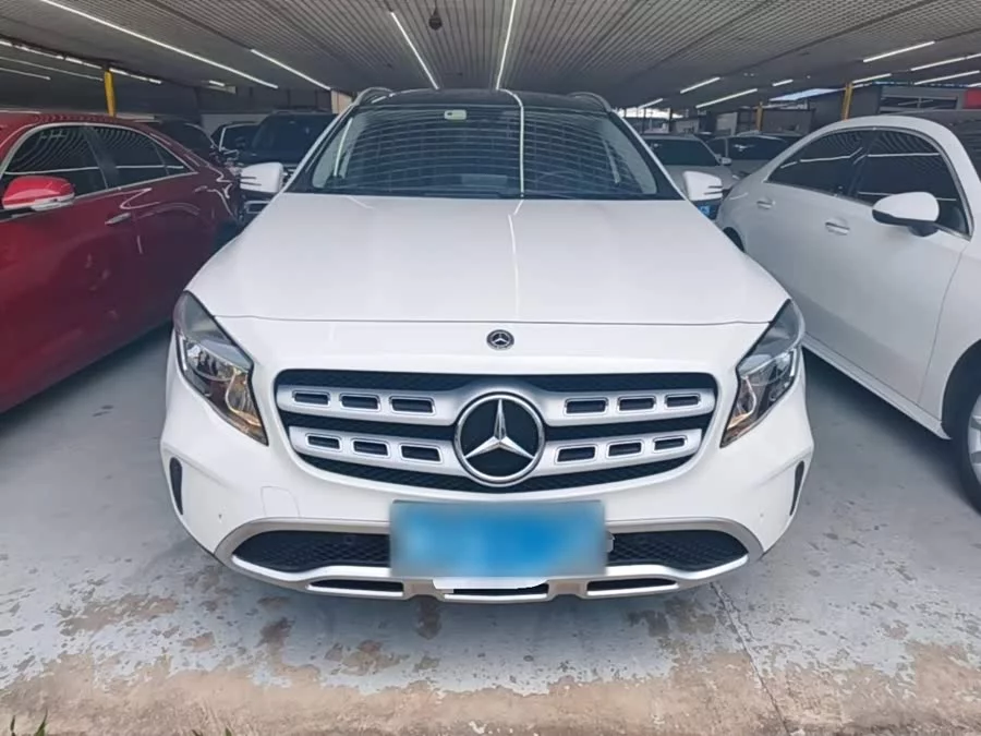 Mercedes Benz GLA