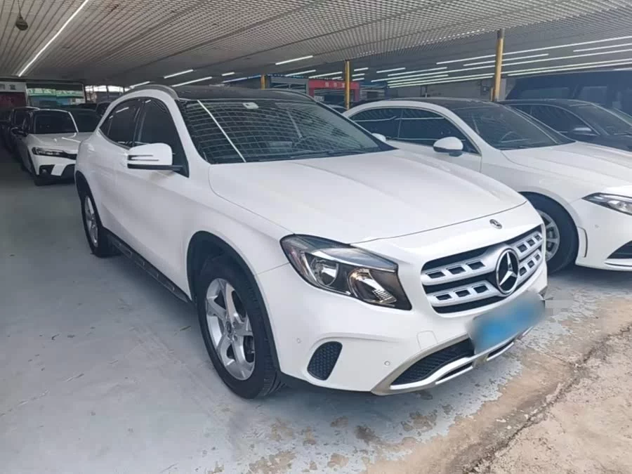 Mercedes Benz GLA