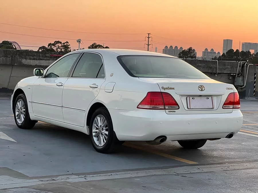 Toyota crown