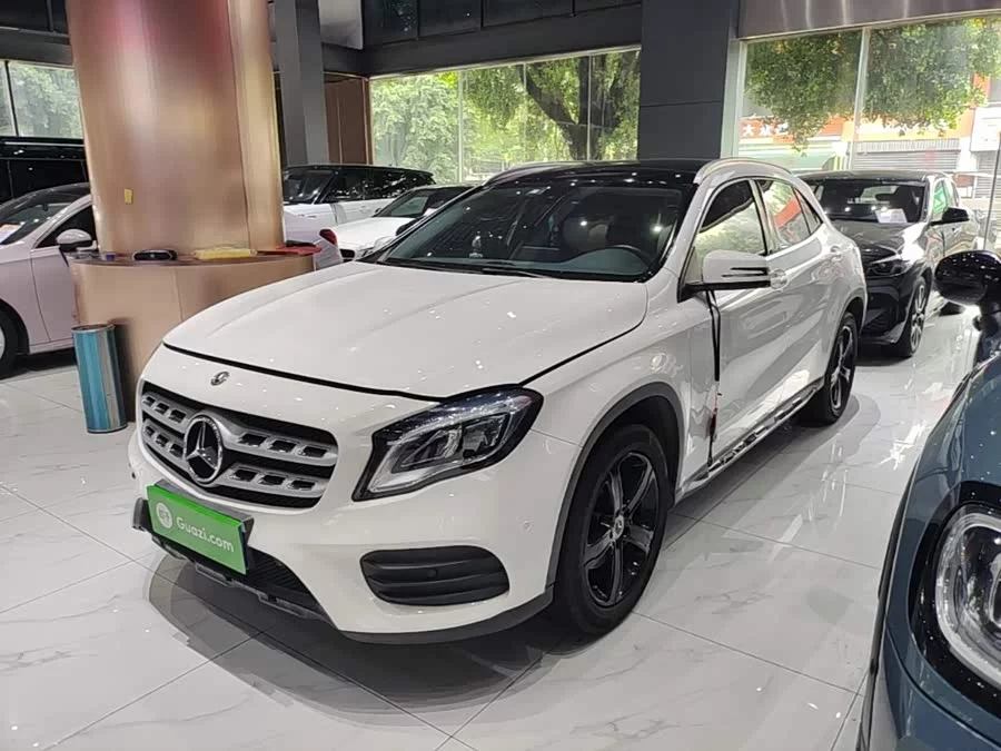 Mercedes Benz GLA