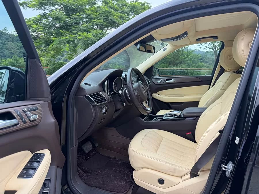 Mercedes Benz GLS
