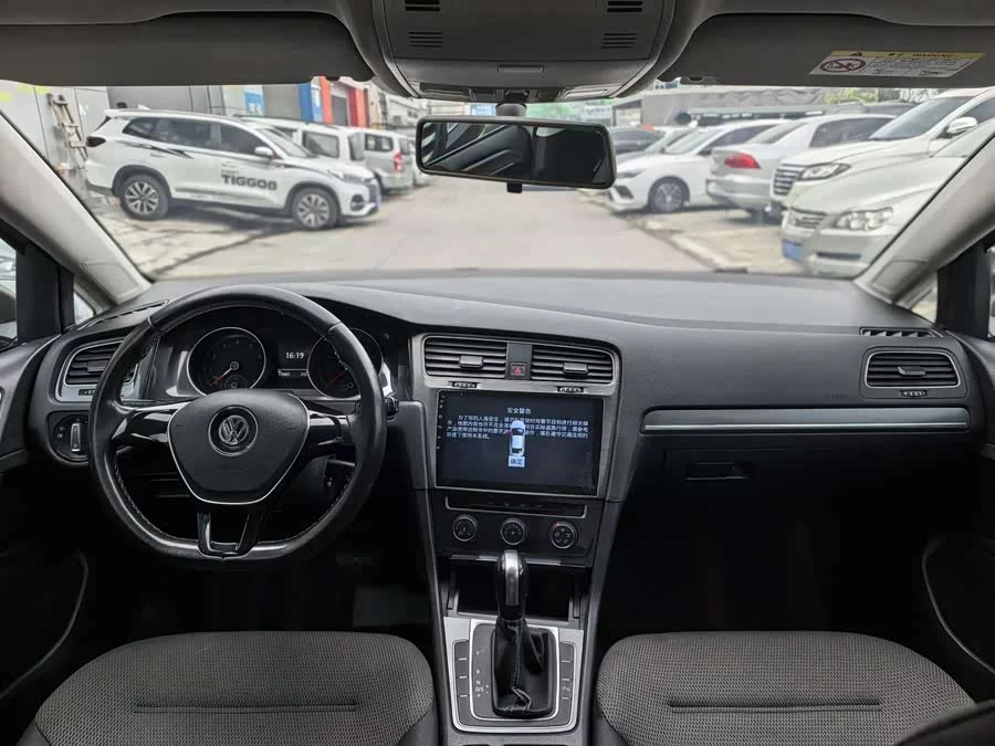 Volkswagen golf
