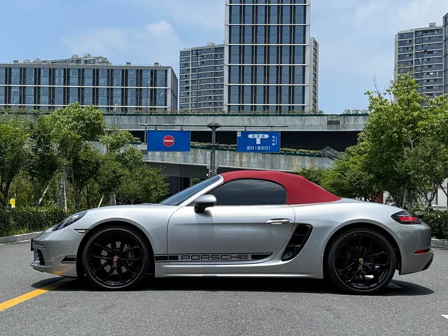 Porsche 718