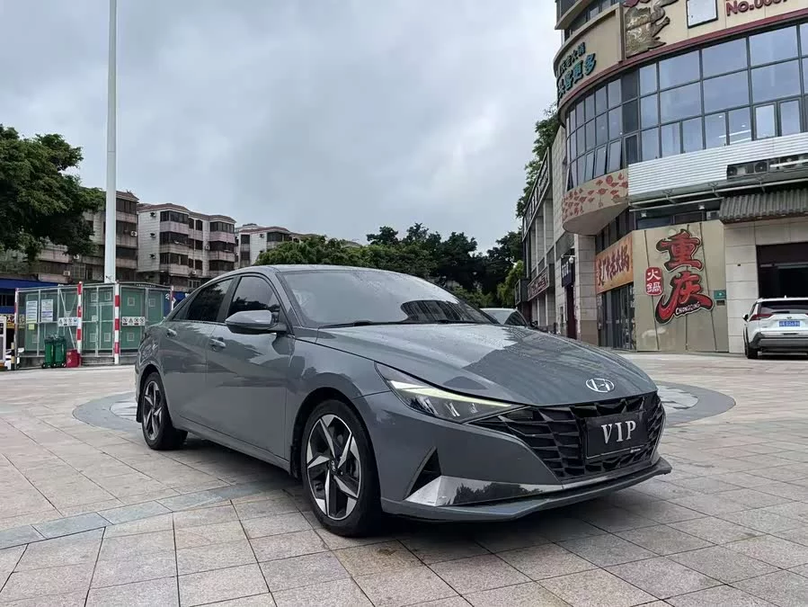 Hyundai Elantra