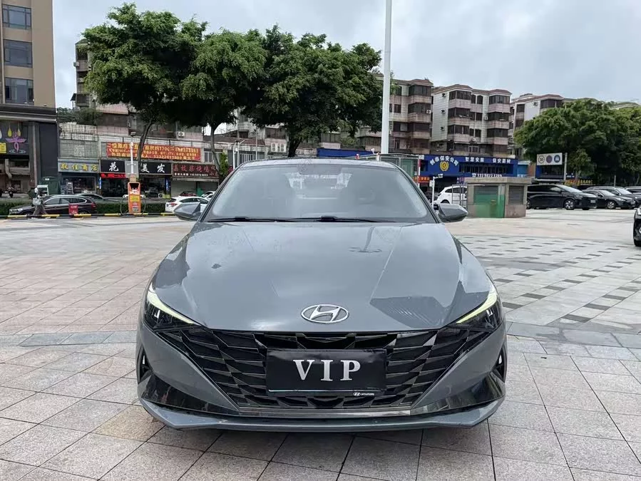 Hyundai Elantra