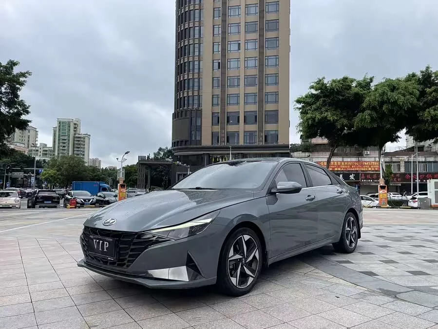 Hyundai Elantra