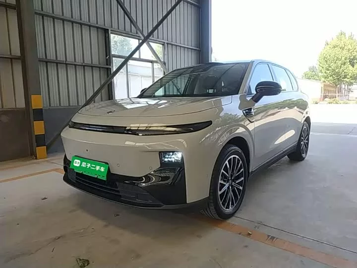 Leapmotor B10