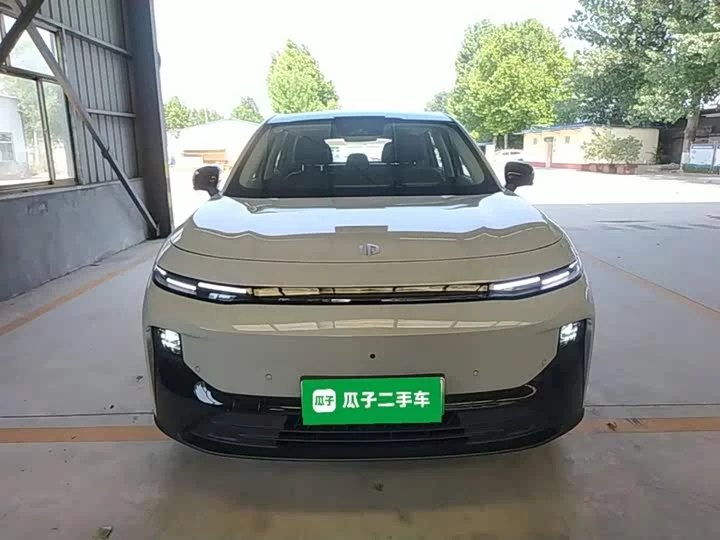 Leapmotor B10