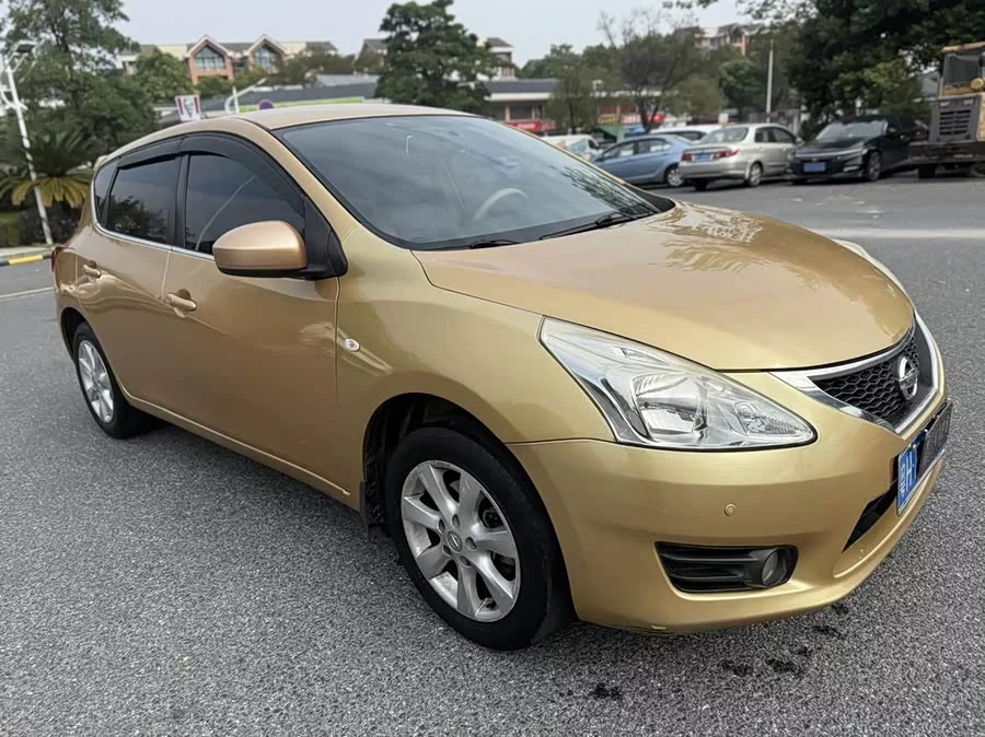 Nissan Tiida